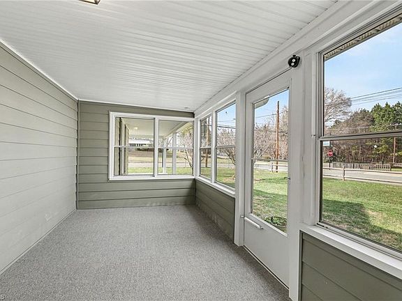 4th image of 788 N Main St