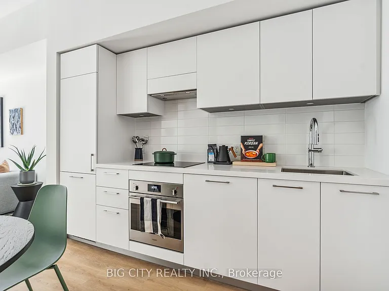 36 Brentcliffe Rd #307 — Photo 5
