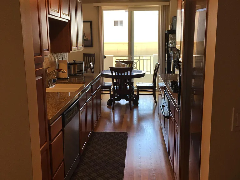 1337 Wellesley Ave #104 — Photo 32