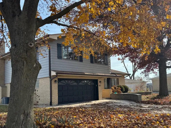 607 S Carol Ln, Mount Prospect, IL 60056