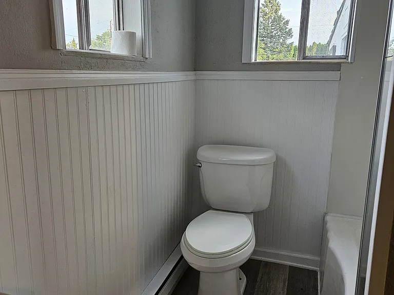 214 Somerset St — Photo 11