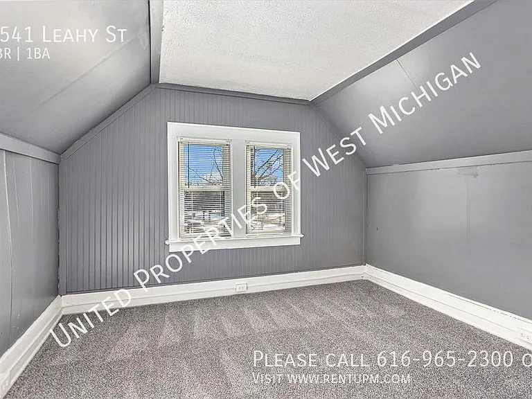 1541 Leahy St — Photo 8