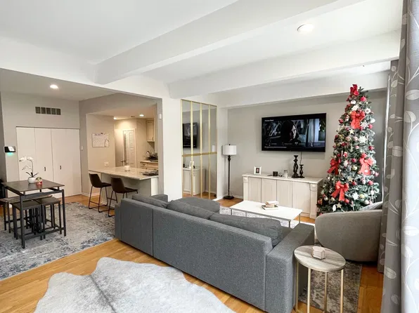 2723 N Southport Ave Unit 1R, Chicago, IL 60614