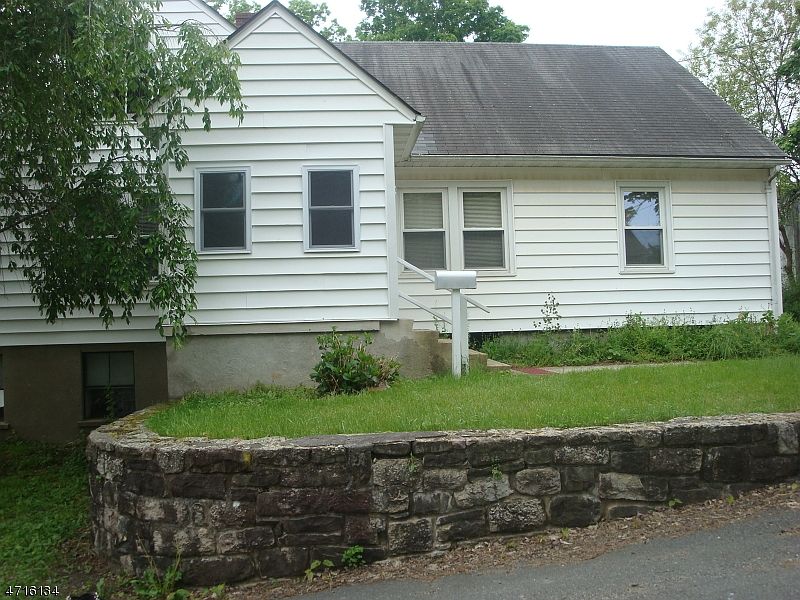 1st image of 2 Breen Dr