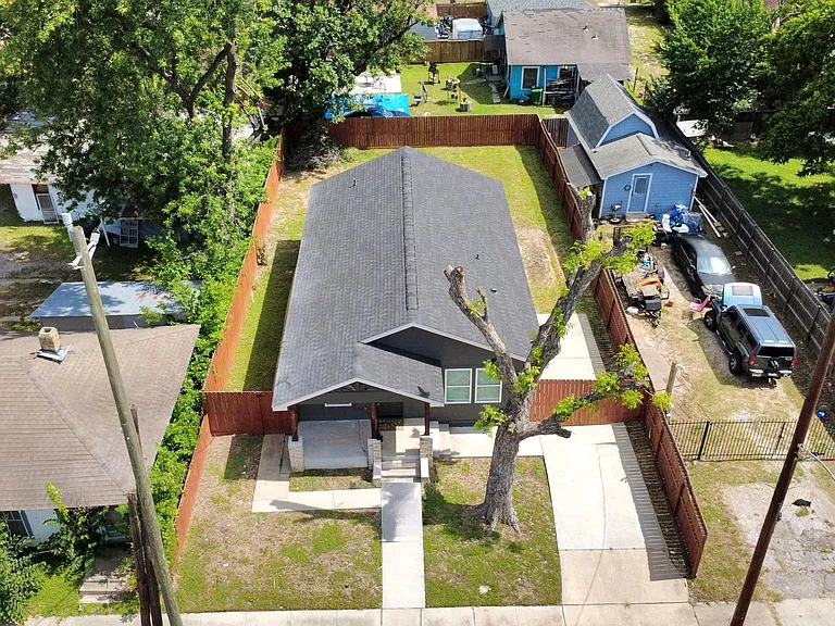7605 Avenue C — Photo 23