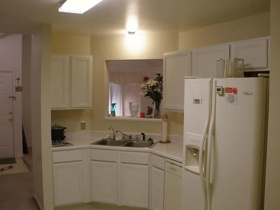 3 bed, 1356 sqft, $1,850 — Photo 3