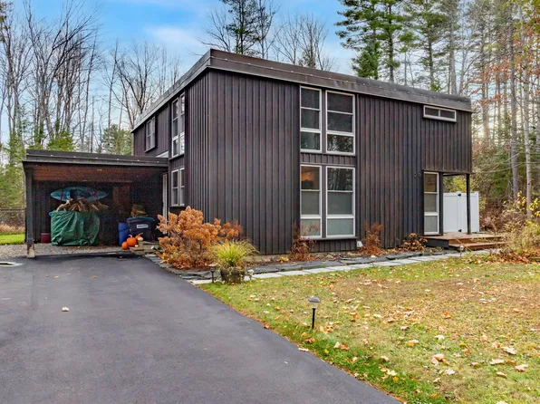 28 Westwood Drive, Orono, ME 04473