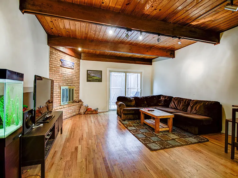 2830 N Burling St #D — Photo 3