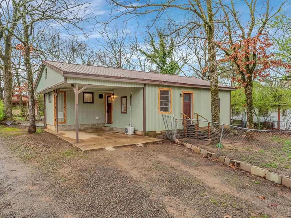 215 Taylor Rd, Jacksonville, AR 72076