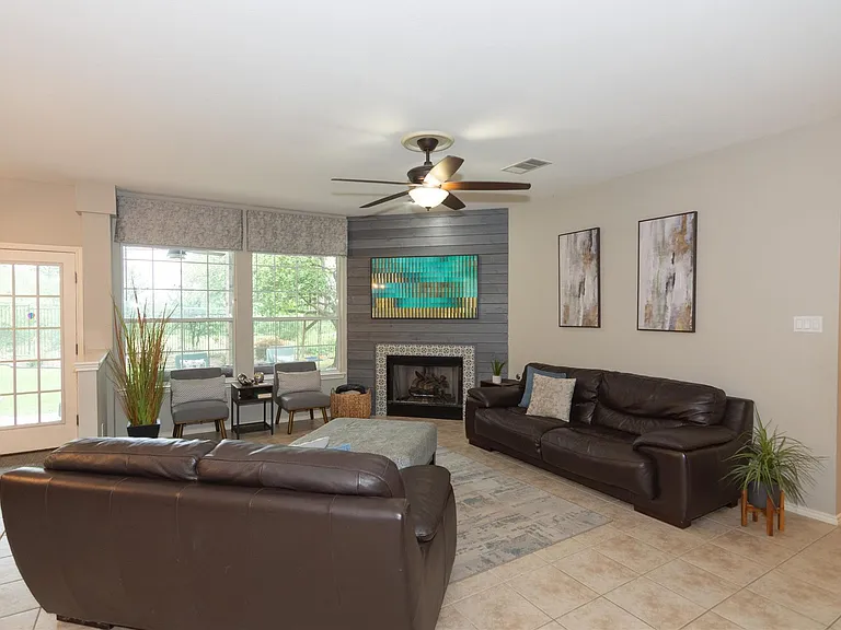 11004 Quarry Oaks Trl — Photo 12