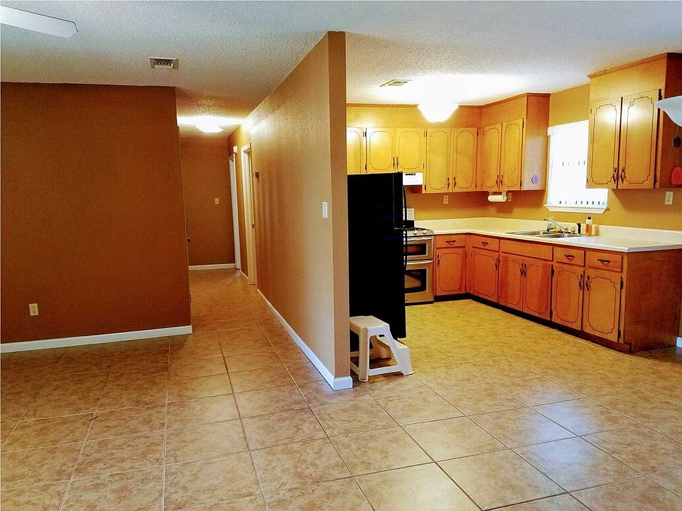 2nd image of 2385 Hayes Ave