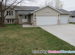 989 McClelland St S, Maplewood, MN 55119