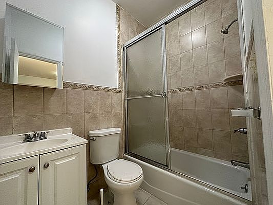 2nd image of 266 Wyckoff Ave APT 1