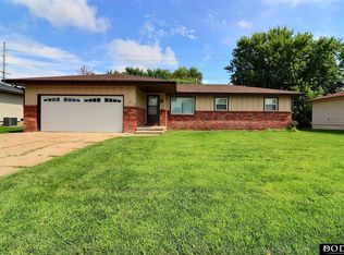 1412 Jones Dr, Fremont, NE 68025