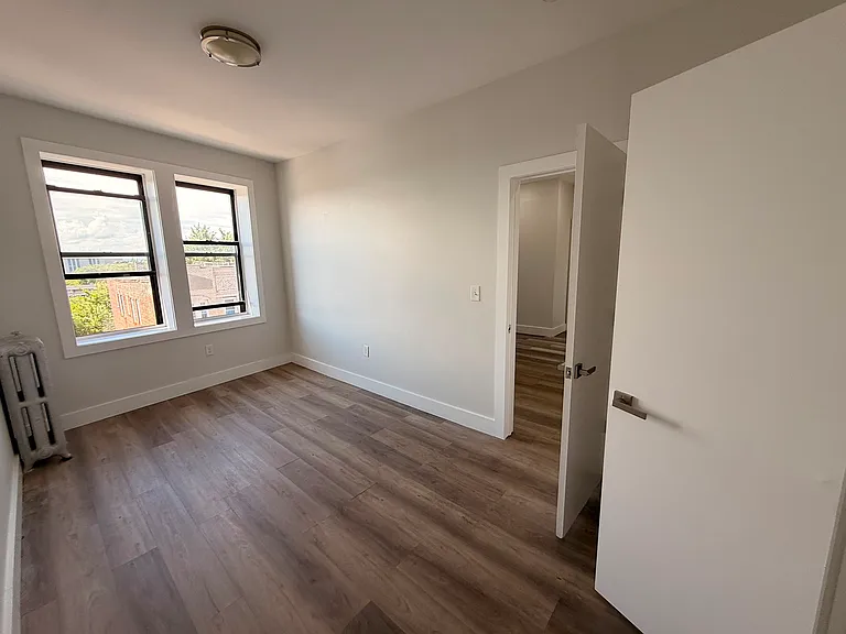 156 Bergen Ave #45E — Photo 4