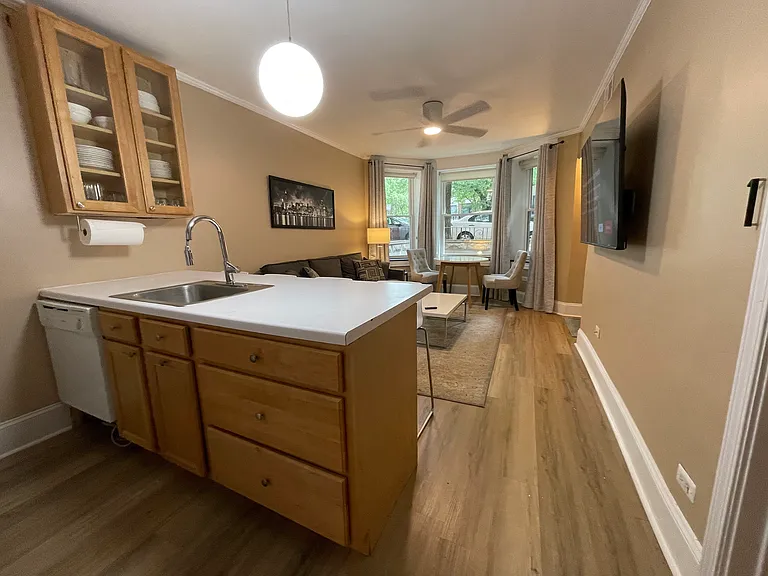 1506 W Polk St — Photo 4