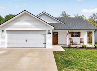 1413 Fredrick Dr, Clarksville, TN 37042