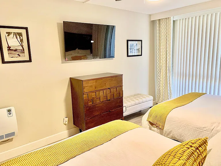 3916 Riviera Dr #408 — Photo 18