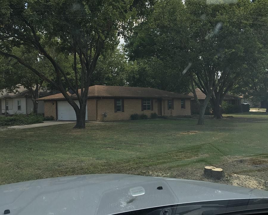 Street view of corner lot