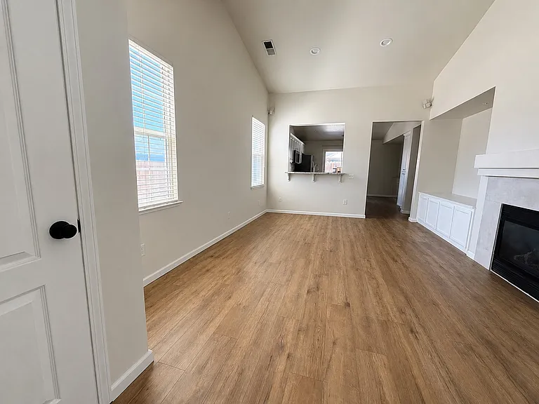 5701 Dainty Ct — Photo 3