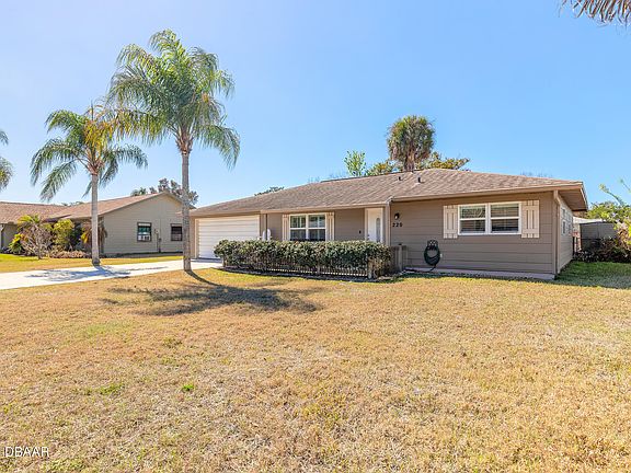 3rd image of 220 Leisure Cir