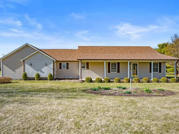 1244 E Gray Ln, Winchester, IN 47394