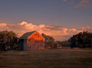 979 Cattle Creek Rd, Johnson City, TX 78636