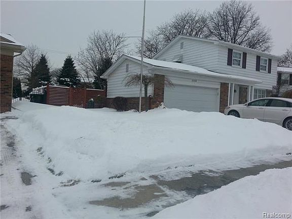 2nd image of 2085 Vernon Ct