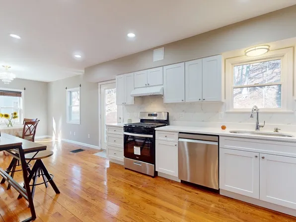 707 South St, Waltham, MA 02453