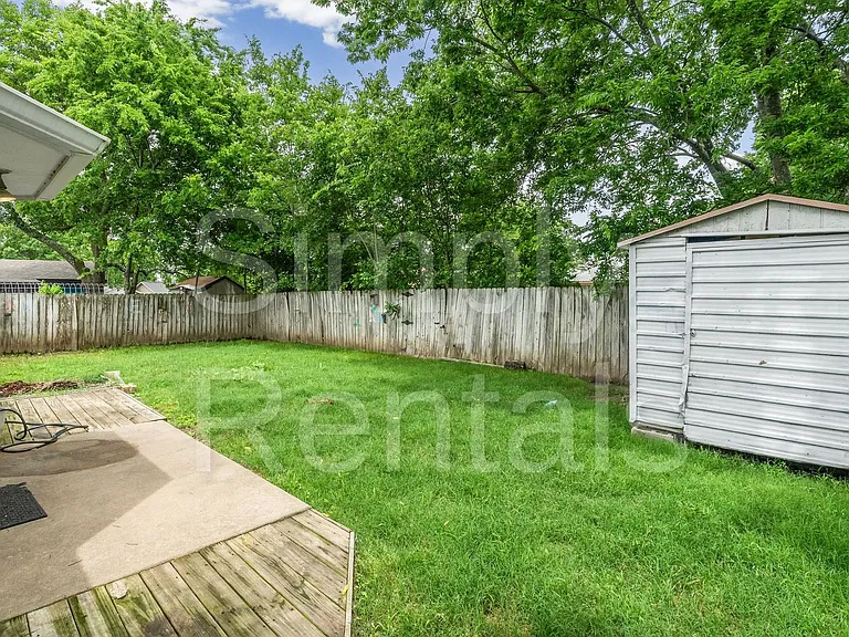 2504 Paul St — Photo 37