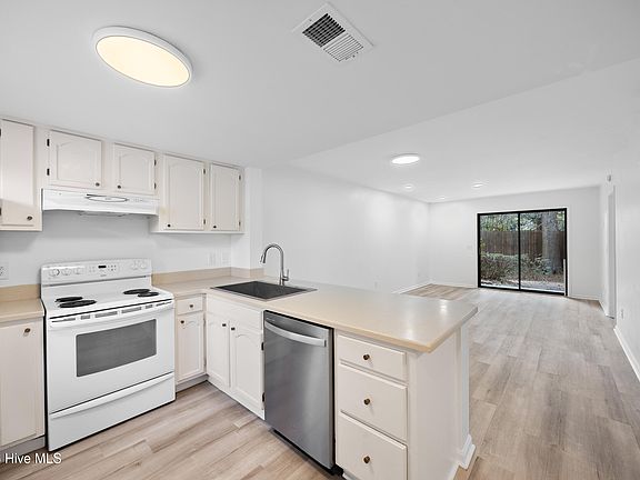 5th image of 3659 Saint Johns Court Unit A