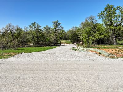 321 Silver Leaf Dr, Sunset, TX, 76270