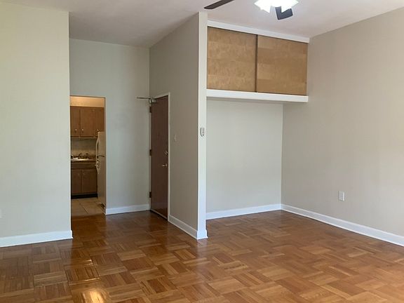 3rd image of 137 W 119th St APT 2F