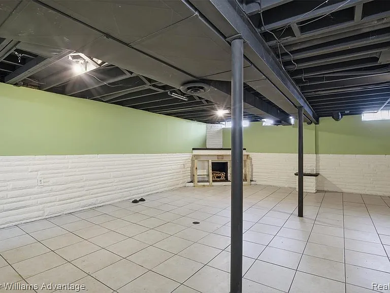 25506 Virginia Dr — Photo 22