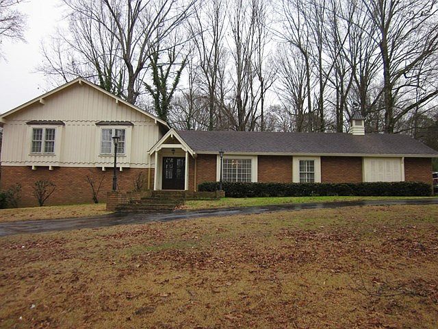 1st image of 102 Oak Ln