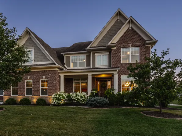 7439 Blackstone Dr, Zionsville, IN 46077