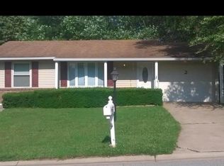 2 Brookshire Dr, Saint Peters, MO 63376