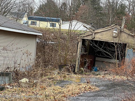 5th image of 1041 E Lackawanna Ave