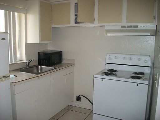 2nd image of 4813 Atlantic Ct APT 8