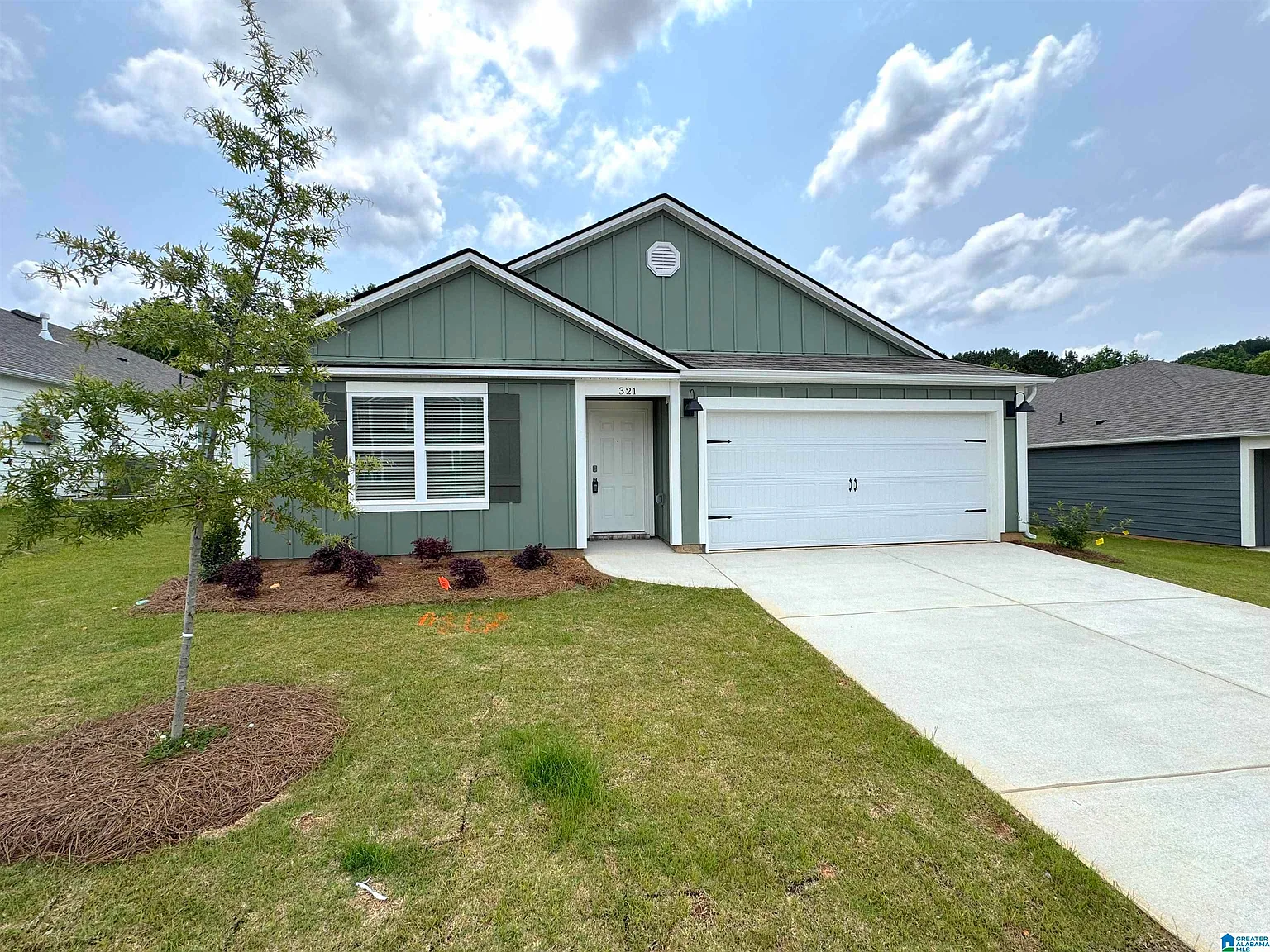 4 bed, 2.0 bath, 1497 sqft, $1,875 — Photo 2