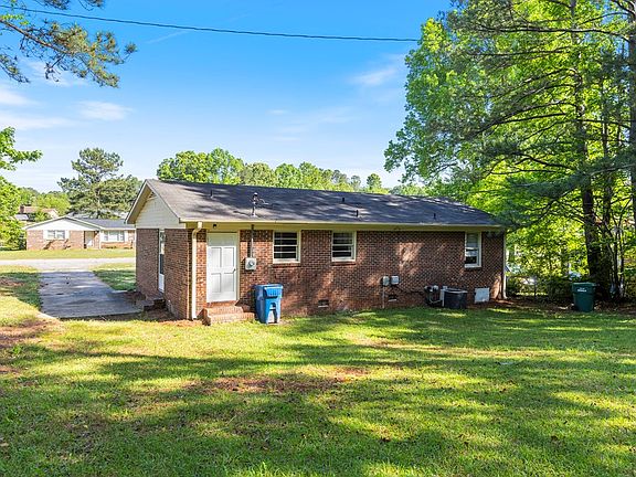 3rd image of 320 Ashcroft Dr