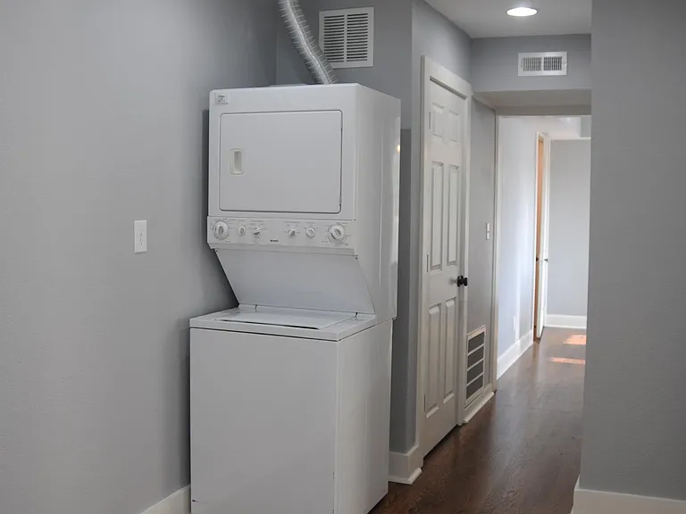 3336 Gillham Rd #1E — Photo 5