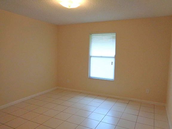 4th image of 5139 Indian Lakes Ct APT 4