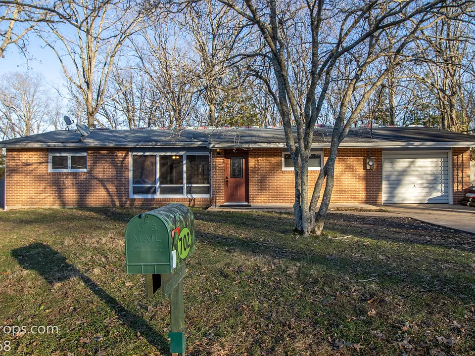 702 Curtis Dr