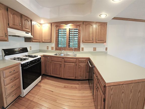 3rd image of 448 Fairwood Rd