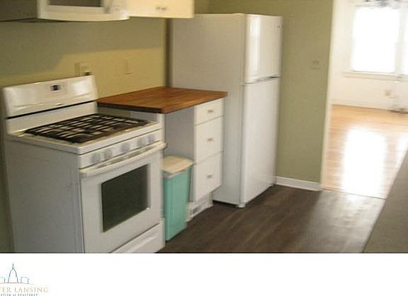 3rd image of 422 W Hodge Ave
