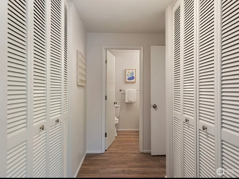 11006 NE 68th St #812 — Photo 10