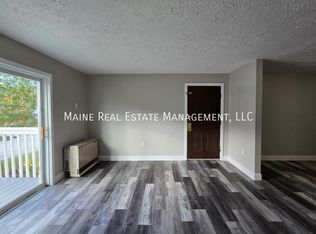 16 Hillside Ln APT 6, Lewiston, ME 04240