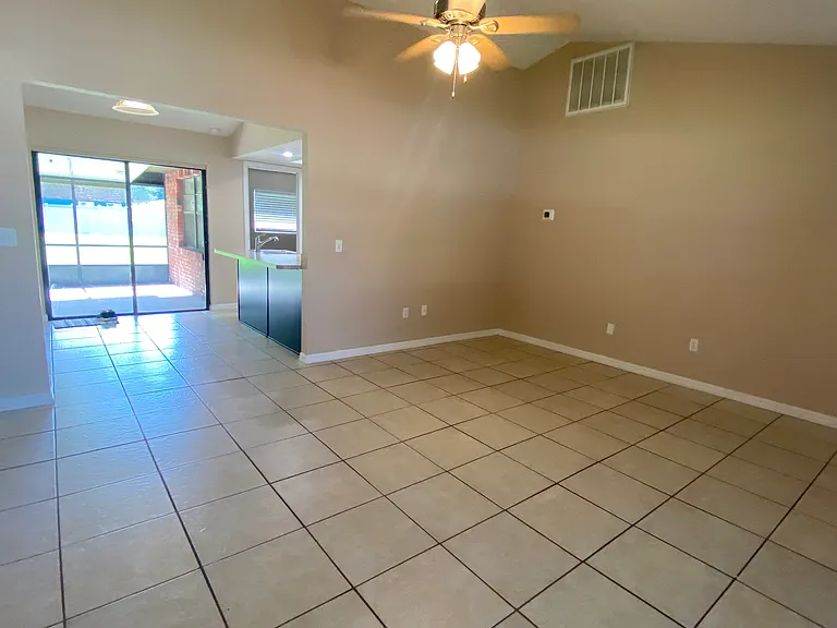 917 Sunshine Way SW — Photo 5