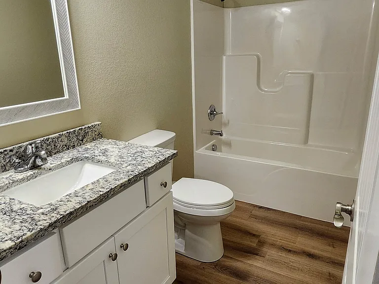 512 N Maple St #512 — Photo 16